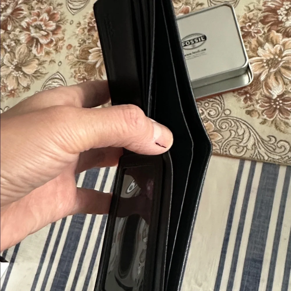 Classic Black Leather Men’s Card Wallet